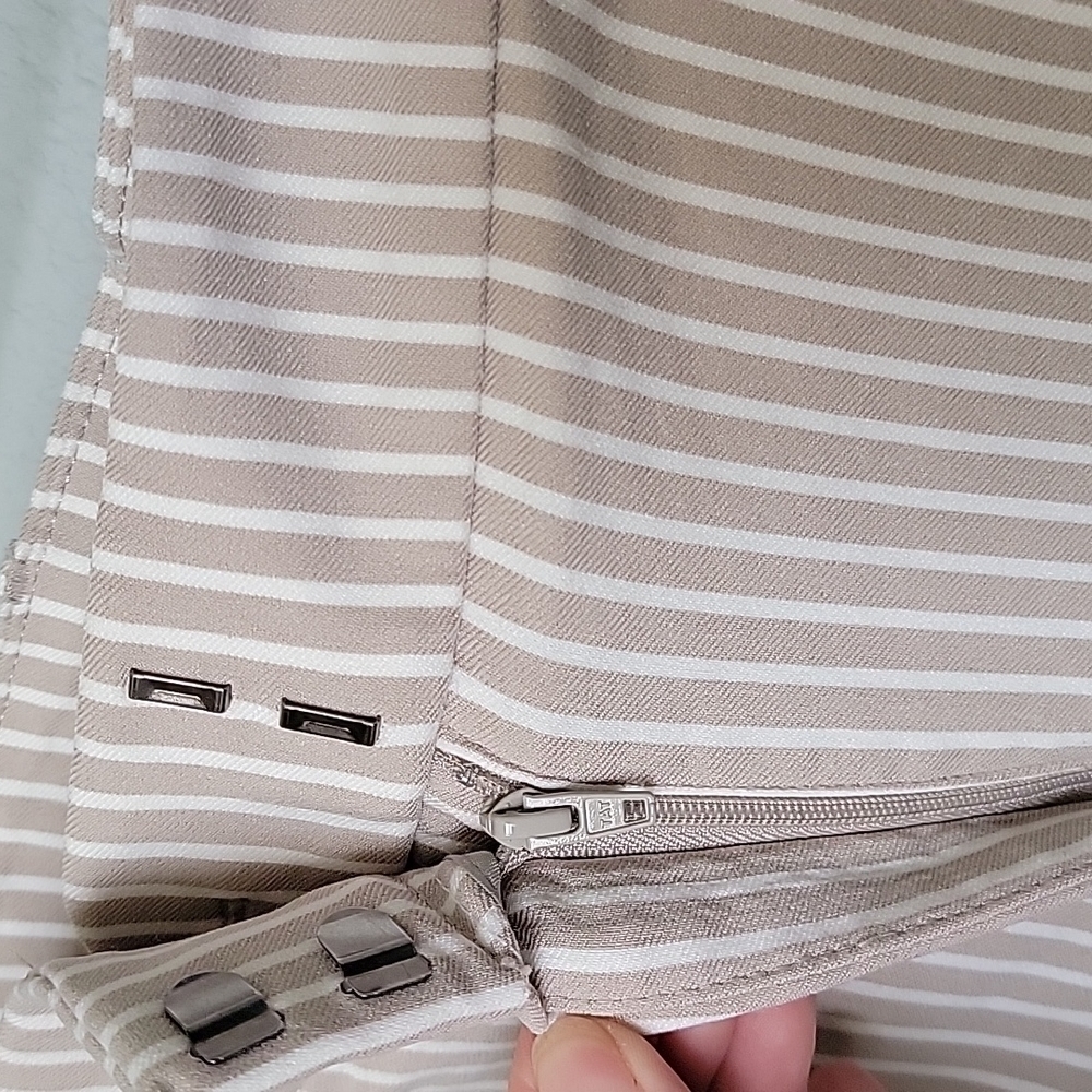 Lane Bryant Office Neutral Cream White Ticking Stripe Crop Stretch Pant Size 22 - Picture 5 of 11
